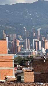Medellín, la cuidad que se reinventa cada día. ¿De dónde nos ven? Sol y Sombra ❤️ | Sol y Sombra