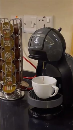 ☕✨ Cafeteira Nescafé Dolce Gusto Mini Me – Preta 110V