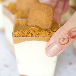 No Bake Lotus Biscoff Cheesecake Cups