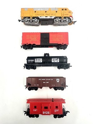 Vintage Train Set Union Pacific Diesel Locomotive 238 & Railcars Runs HO Scale | eBay