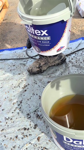 A few clips from the Terrington St Johns project 📹🚧 — installation done the right way from start to finish 💪 From ground prep to the final finish, every step is carried out with precision and care 👌 We installed charcoal borders around the full perimeter, a premium BG Paving signature step, and a permeable 14mm open-grade tarmac base with an anti-crack membrane — built to last 🪨✨ Quality workmanship. Proper foundations. Perfect finish 🏡🔥 📞 Get in touch today for your FREE, no-obligation 