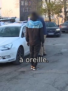 Ils sont une trentaine à avoir installé leur garage à ciel ouvert dans ce parking. Reportage en entier à retrouver sur YT (lien en bio) #reportage #société #arnaque #garage