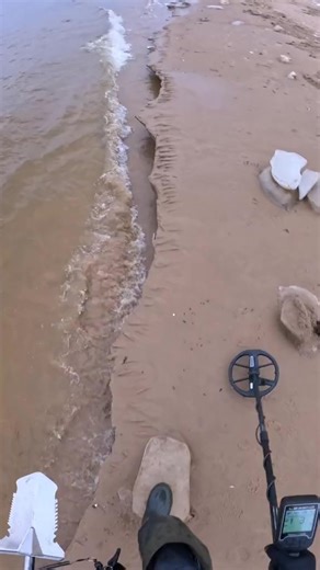 I knew that under the ice was a princesses lost thing and I found it! | Xfinds | Facebook