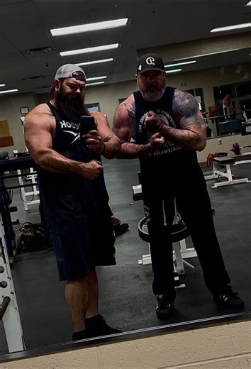 Pump and Grind! #Gym #motivation #bench #squat #deadlift #brotherhood #brothers #grinding #grind | Travis Ray Salmons