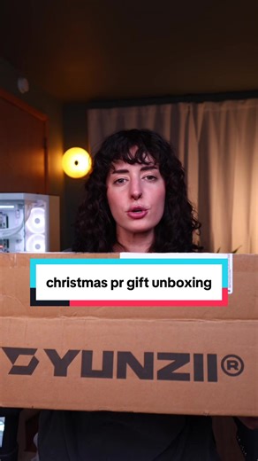 Unboxing a Christmas PR Package: YUNZII Keyboard