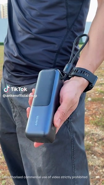 Anker Laptop Power Bank 25000mAh 165W Ultra-Fast Portable Charger with Built-In and Retractable USB C Cable A1695 #ankerofficial #ankerglobal #ankerpowerbank #ankerportablepowerbank #25000mahpowerbank #airlineapprovedpowerbank