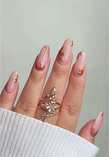 Blooming Floral Nail Art Ideas for Spring Elegance