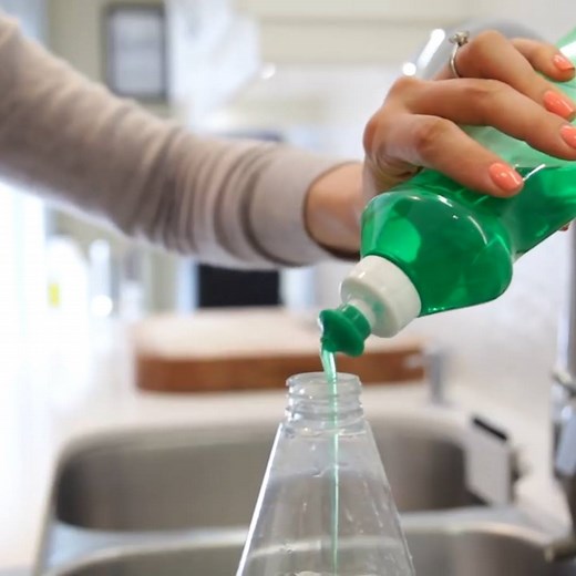 1.3M views · 1.7K shares | A cleaning expert reveals the everyday household items you should be using to clean your home. | Business Insider | Facebook