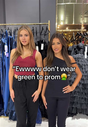 Choosing the Perfect Prom Dress Color for 2025
