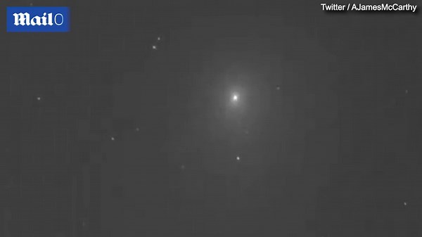 Video shows comet moving at incredible speed in span of ten minutes