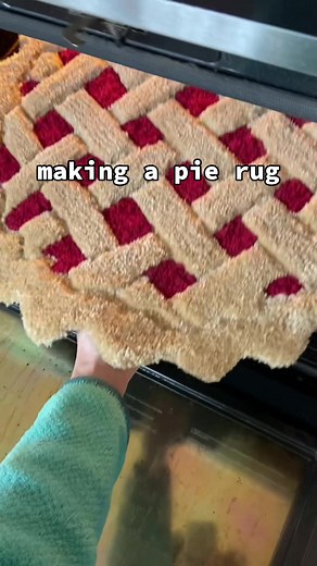 Cozy Autumn DIY: Hand-Tufting a Pie Rug