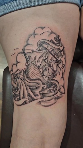 I drew this design probably going on 8 or 9 years ago, happy that someone finally snagged it. Thanks so much Erin! 🖤🖤🖤 | Buttons Art Tattoo Studio