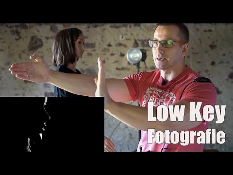 Low Key Fotografie - nur eine Lichtkante / schmales Streiflicht setzen // WOLF - PHOTOART
