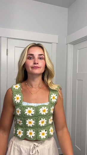 Fave way to do my messy bun for the pool when I don’t want my hair wet or when I’m needing a quick hairstyle that doesnt fall out as easily #hairtransformation #messybuntutorial #messybun #hairstyle #hairideas #buntutorial