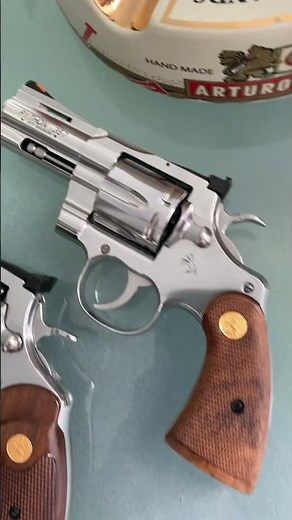 2 must have upgrades for new colt Python and Anacondas! Deer hollow grips & Wilson combat rear sight