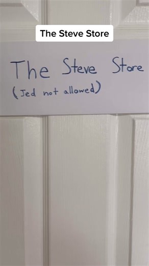 Steve Store Gift Card Theft Caught on Camera