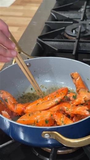 Summers homayed on Instagram: "Garlic Butter Lobster Claws in 10 Minutes 🦞🔥⸻RECIPE:Ingredients: • 1 lb lobster claws • 8 oz butter • 1/4 cup olive oil • 1 whole head of garlic, minced • Salt to taste • Fresh lemon juice • Parsley & chives, choppedDirections: 1. In a pan, melt the butter with olive oil. 2. Add the minced garlic and sauté until fragrant. 3. Toss in the lobster claws and cook for 5–10 minutes until warmed through and coated. 4. Season with salt, squeeze lemon, and f