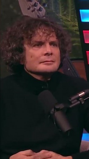 David Bennett breaks down Paul McCartney’s complimentary bass line in ‘Dear Prudence’.