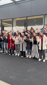 Last-minute nakupovanje s Perpetuum Jazzile: ko se ustaviš na Petrolu za darila … in dobiš še koncert 🎶✨ *** Last-minute shopping with Perpetuum Jazzile: when you stop at Petrol for gifts… and get a concert 🎶✨ | Perpetuum Jazzile