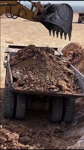 CAT 395 Nonstop Loading CAT Dumpers on Both Sides! 💥 Massive Mining Action #heavyequipment
