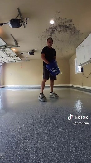 Vinyl Flake Garage Floor Finish: A Satisfying Epoxy Solution