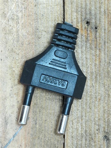 DIY Unique Key Holder: You Need to Try This! #skills #diy #lifehack #tips #tricks #homemade #homedecor #workshop