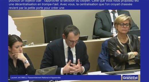 La centralisation étatique a cédé la place à une centralisation régionale tout aussi nocive : mammouths administratifs, dépenses en hausse, démocratie affaiblie. Nous défendons un État fort, des départements efficaces et des communes au cœur de la République. | Laurent Jacobelli