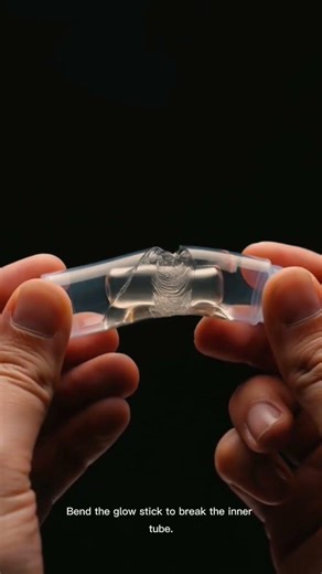 Glowlight experiment | Glow Stick Experiment! | Chemiluminescence Explained in 30 Seconds