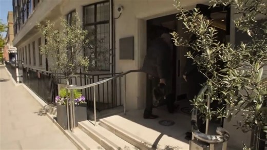 Dr. Emma meets a patient with an unbelievable 1.2 kilogram lipoma on his back. Can she turn his life around? #TheBadSkinClinic Watch full episodes on discovery : https://bit.ly/3HfHr6e | Love Science