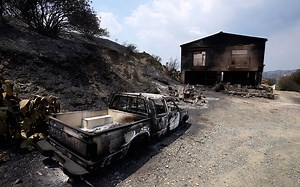 Κύπρος: Υπό μερικό έλεγχο η φωτιά – Βίντεο από ελικόπτερο δείχνει το μέγεθος της καταστροφής