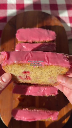 Delicious Raspberry White Chocolate Banana Cake Recipe