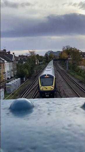 Class 701 Arterio SWR passes St Margarets with a horn! ☺️ 🤩 🚂