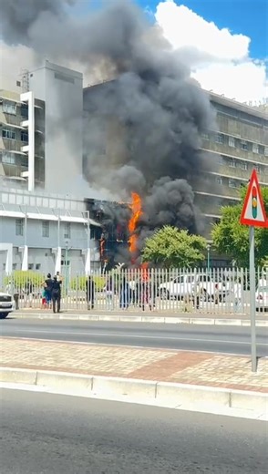 Paarl hospital alight paarl fire brigade is on scene. We are ready to engage with our teams if the fire brigade wants our help. Allegedly it is caused by an electric vehicle which caught alight. Pictures will be added in the comments of how the story develops further. DFW Fire & Rescue NPC 084 752 8120 | DFW Fire & Rescue NPC