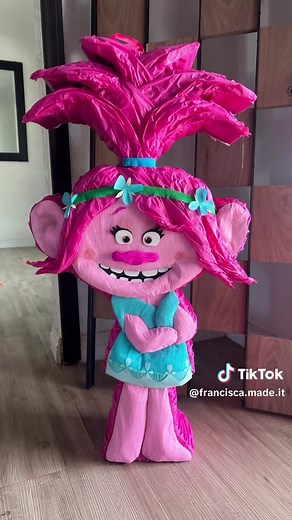 Trolls Princess Poppy Piñata Fun