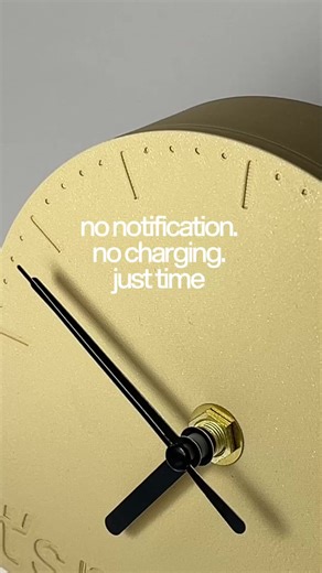 What if your clock didn’t need anything from you? Day by day, refining the Moltennest 3D printed clock. No batteries to sync, no firmware to update, no notifications to ignore. Just time on the wall, the way it used to be. Product design as quiet rebellion. . . . #3dprinting #moltennest #productdesign #minimalism #industrialdesign