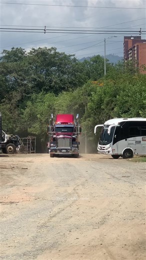 #soloarrastre🚛🔥 #viraltiktok #milugarfeliz🙌🏼🥰 #solocarrosexoticos✌️📸💸 #volandobajito🚀 @Jhon_Truck @Gaby 💕🔐 @Bucara_Trucks @PIPE  @JUAN DAVID @lopera_style🚨🇺🇲🚨 @𝓥𝓪𝓵𝓮𝓷𝓬𝓲𝓪 @Welcome Truckers✓