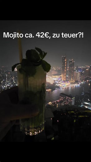 sind ca. 42€ für einen Mojito zu viel? Lebua at state tower, Skype Bar, Hangover, Bangkok #viral #bangkok #thailand #skyline #fyp