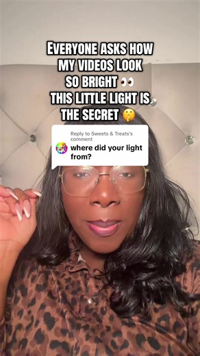 Replying to @Sweets & Treats No big setup needed 💡 This clip-on light is my secret to bright, clear videos! Share this with a content creator who needs it ✨ #ContentCreatorTools #TikTokShopFinds #FilmingSetup #CreatorHacks #CraftTok