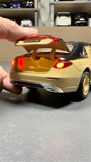 1:24 Maybach S680 Diecast: KEY CONTROL Feature! #diecast #car #cars #automobile