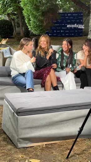 Izïa Higelin, Mallory Wanecque et Kenza Fortas lors de la présentation du Gang des Amazones de Mélissa Drigeart au Festival du Film Francophone d'Angoulême | Madame Figaro