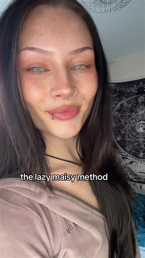 Lazy Maisy Method for Natural Makeup Look