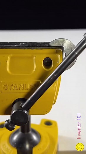 170K views · 2.9K reactions | Door lock invention at home, very easy trick #crafting #crafts #handmade #inventor #diy | Inventor 101 | Facebook