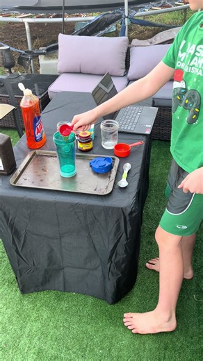 Kid science project #motherofdachshunds #millennialsoftiktok #elephanttoothpasteexperement #middleschool