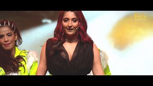 We must say that #DhvaniBhanushali captivated us even as she prepared for her electrifying performance at Sportsbuzz. com IIFA Rocks 2022 so gracefully! 😍 #IIFA #IIFA2022 #Bollywood Dhvani Bhanushali | IIFA Awards