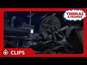 James Is Scared of the Smelly Fish! | Clips | Thomas & Friends