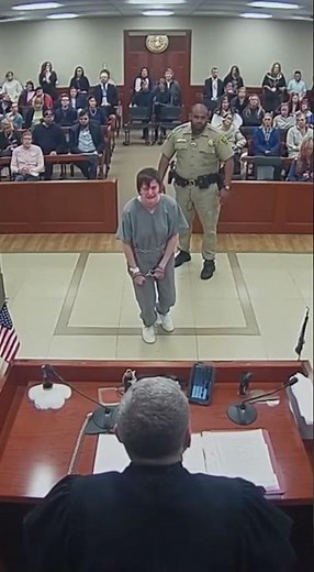 Courtroom Breakdown Shocks Everyone 😳💔Woman Collapses in Chains