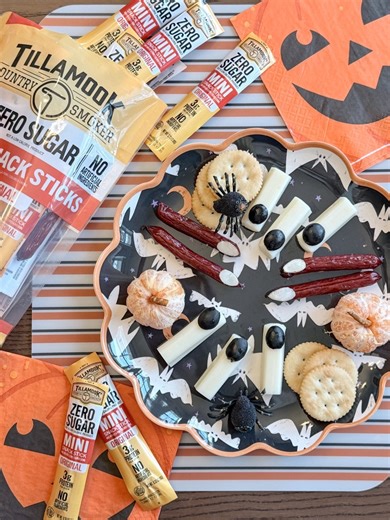 Witch fingers and cheese stick mummy fingers for a quick after school Halloween themed snack 🤍 #tillamook #halloweensnacks #snackideas #tcsjerky #tillamookcountrysmoker | Little Friedls
