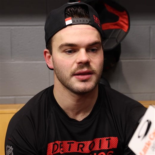"We need to get a lot more zone time and control the puck a lot more." 🎥 DeBrincat & Newsy ahead of tonight's matchup in the Windy City » https://bit.ly/media_1106_ | Detroit Red Wings