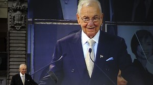Auto industry icon Lee Iacocca has died | CNN Business