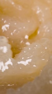 Gift a sensorial exfoliation that smooths the skin and calms the senses. Tranquillity Body Scrub blends advanced formulation science with aromatic well-being for soft skin and a truly conscious ritual. Regalati un’esfoliazione sensoriale che leviga la pelle e calma i sensi. Tranquillity Body Scrub unisce scienza formulativa e benessere aromatico per una pelle morbida e un rituale veramente consapevole. | Comfort Zone